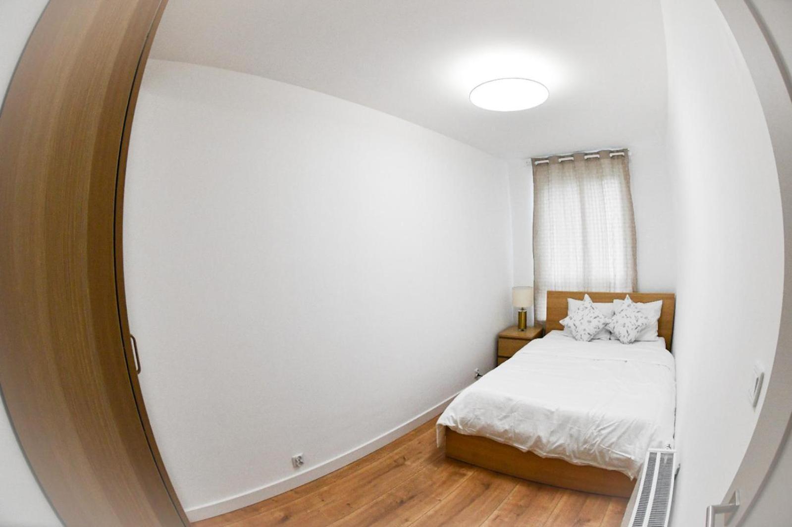 Elegant Two-Room Apartment, Sleeps 4, Near Turon Arena, With Balcony Krakau Exterior foto